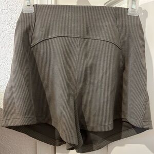 Lululemon NEVER WORN Ribbed Soft-stream high rise short 2”